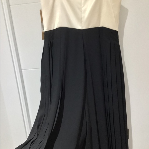 Rachel Roy Satin Jumpsuit size 12 - Picture 6 of 6